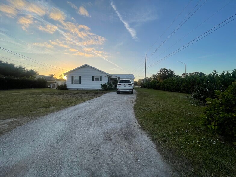 More Photos Of 2130 FL-70, Okeechobee Office For Sale