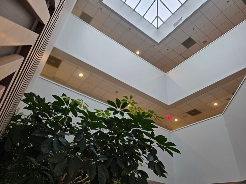 More Photos Of 95 Highland Ave, Bethlehem Office For Lease