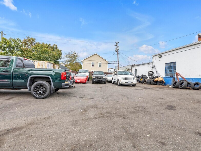 More Photos Of 457 Long Beach Blvd, Long Beach Warehouse For Sale