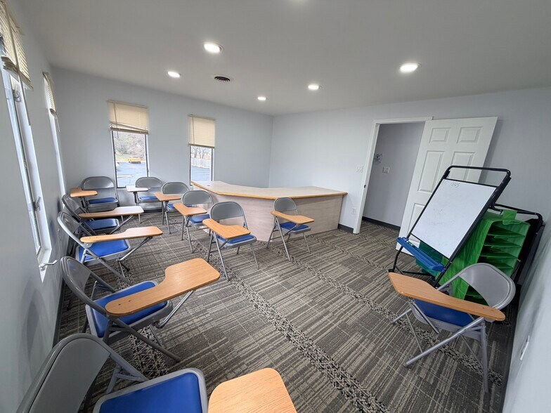 More Photos Of 3510-3512 Trindle Rd, Camp Hill Office For Lease