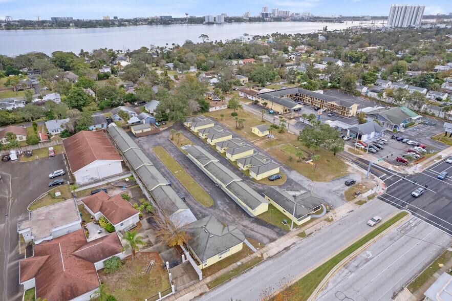 More Photos Of 801 Ridgewood Ave, Holly Hill Hotel For Sale