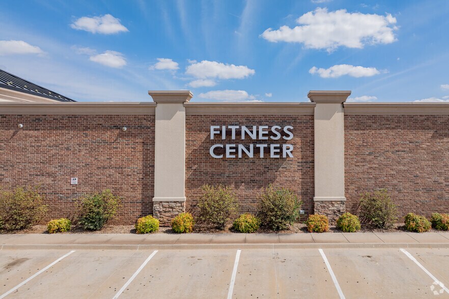 More Photos Of 11300 W Reno Ave, Yukon Health Club For Lease