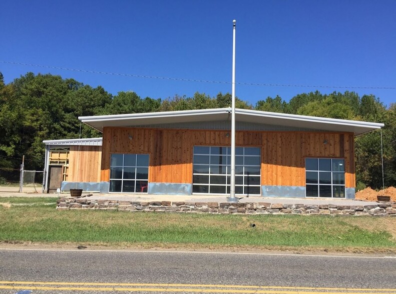 More Photos Of 4800 E Lake Blvd, Birmingham Service For Lease