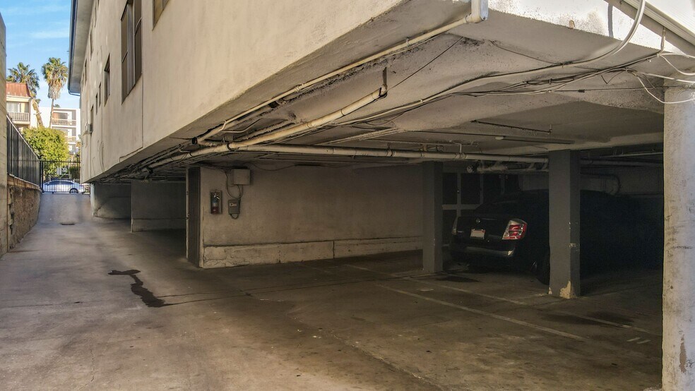 More Photos Of 537 S Gramercy Pl, Los Angeles Apartments For Sale