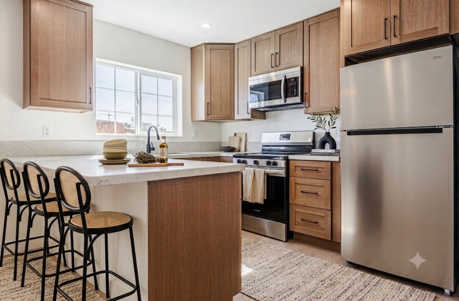 More Photos Of 4220 W Adams Blvd, Los Angeles Apartments For Sale