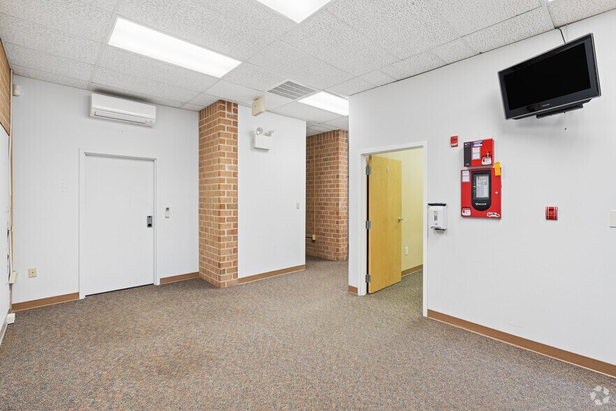 More Photos Of 1569 Medical Dr, Pottstown Office For Sale