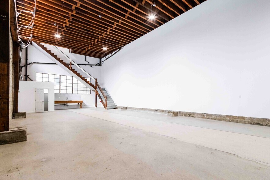 More Photos Of 40 Isis St, San Francisco Flex For Lease
