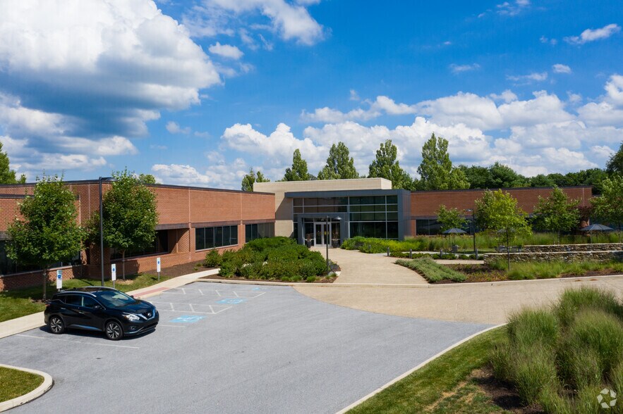 More Photos Of 411 Eagleview Blvd, Exton Office For Lease