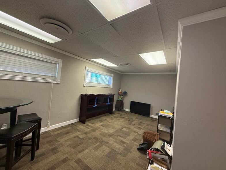 More Photos Of 3706 Mockingbird Ln, Amarillo Office For Sale