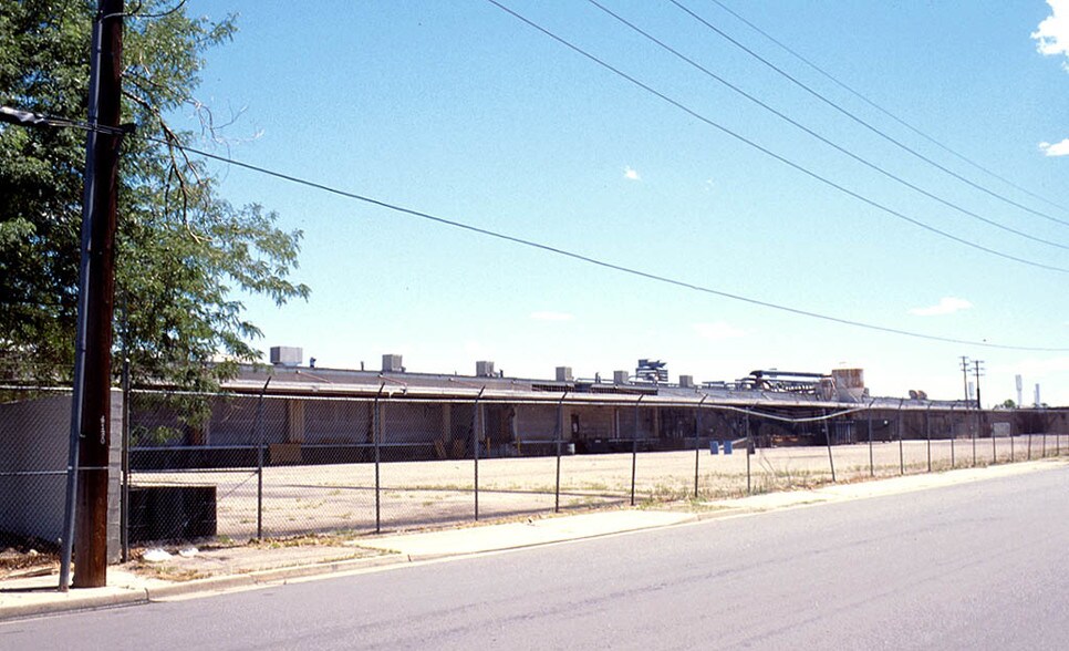 More Photos Of 5200 E Smith Rd, Denver Manufacturing For Lease