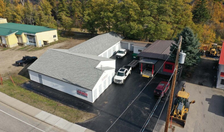 More Photos Of 2305 6th Av, Castlegar Self Storage For Sale