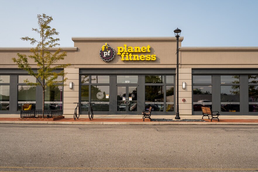 More Photos Of 1000 W Erie Plz, Erie Land For Lease