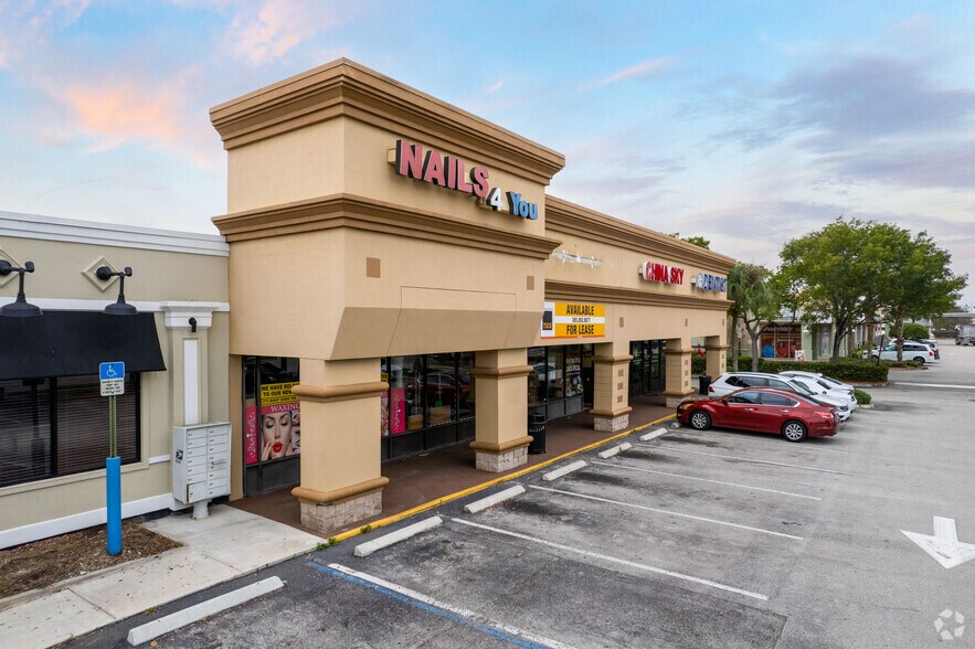 More Photos Of 7720-7748 W Commercial Blvd, Lauderhill Unknown For Lease