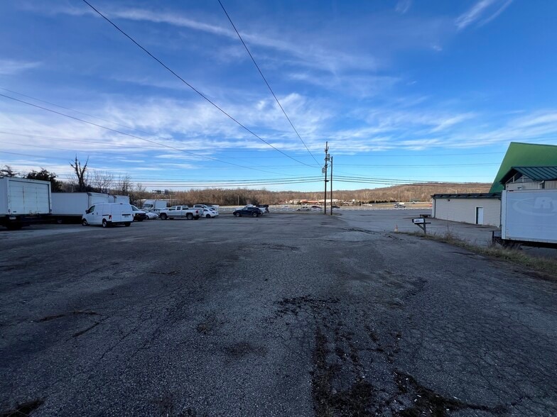 More Photos Of 675 College Dr, Batavia Warehouse For Sale