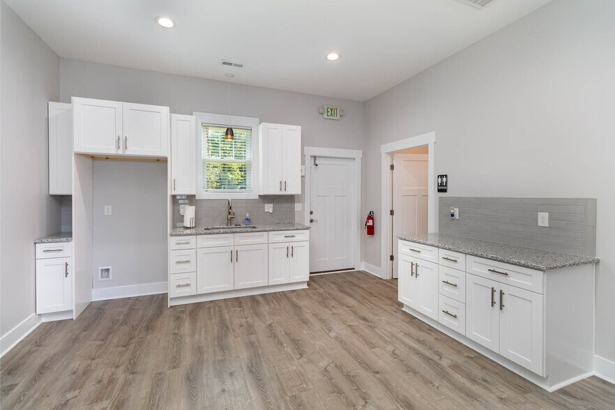More Photos Of 125 Co Op Rd, Myrtle Beach Office Residential For Lease