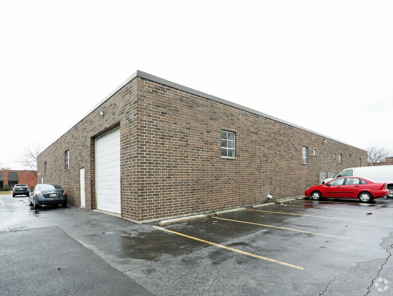 More Photos Of 201-207 William St, Bensenville Warehouse For Lease
