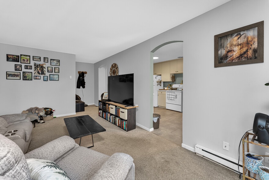 More Photos Of 109 Division St N, Kingsville Apartments For Sale