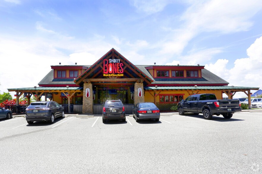 Primary Photo Of 2693 Gulf To Bay Blvd, Clearwater Restaurant For Lease