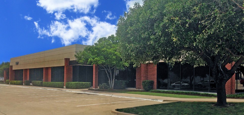 More Photos Of 405 International Pky, Richardson Unknown For Lease