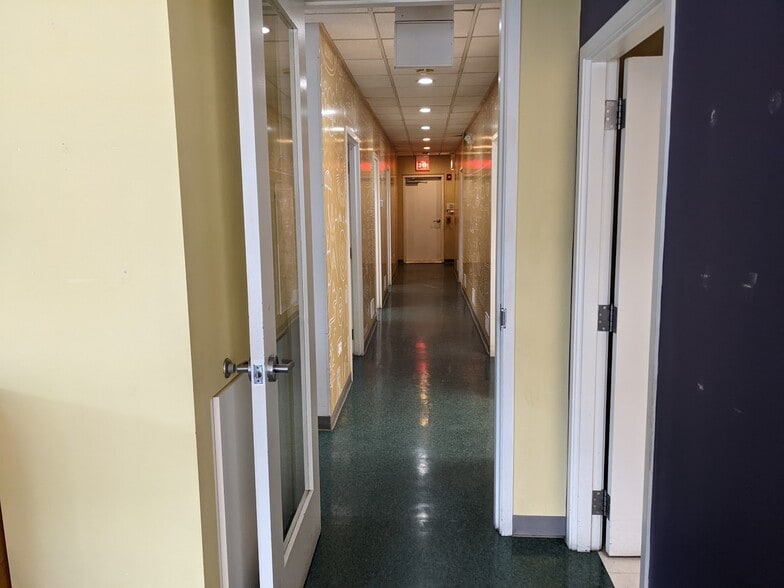 More Photos Of 316-24 Lake St, Oak Park Apartments For Lease