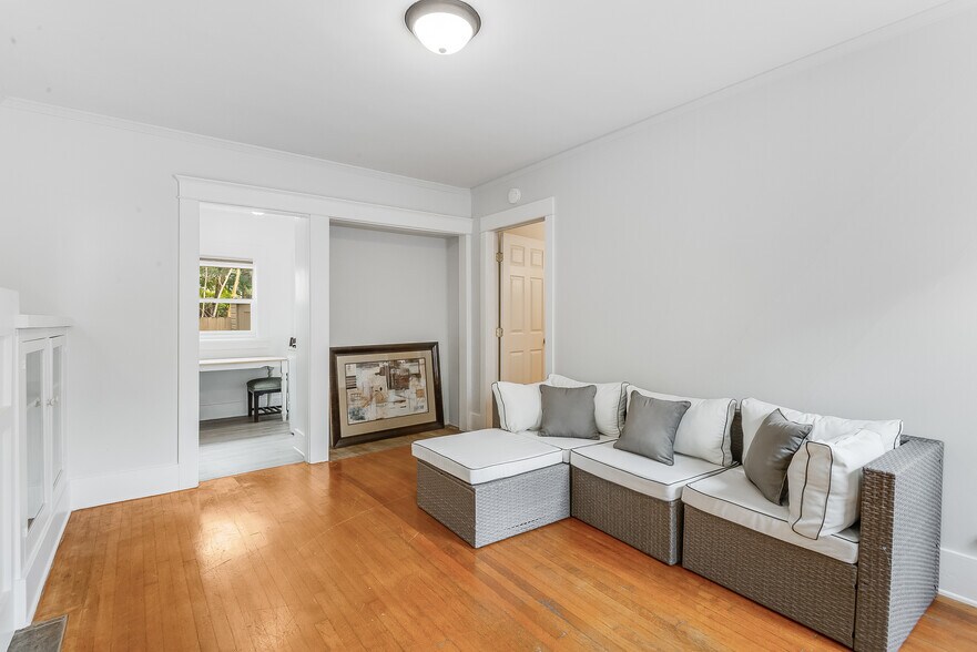 More Photos Of 213 S Francisca Ave, Redondo Beach Multifamily For Sale