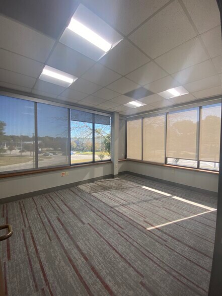 More Photos Of 200 Forest Hills Rd W, Wilson Bank For Sale