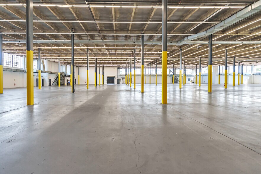 More Photos Of 40 Inip Dr, Inwood Unknown For Lease