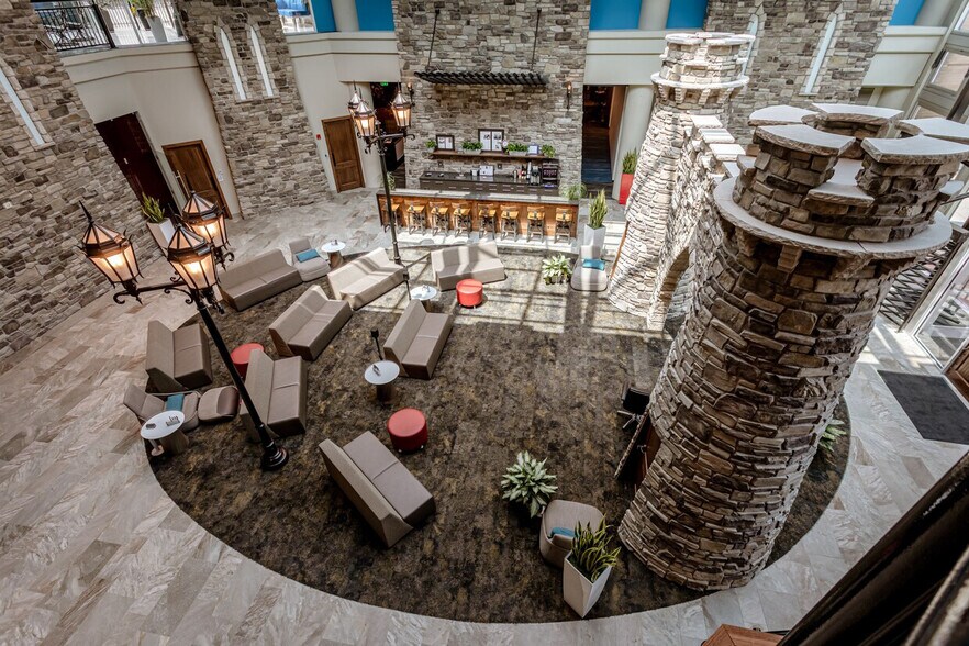 More Photos Of 441 S Salina St, Syracuse Office For Lease