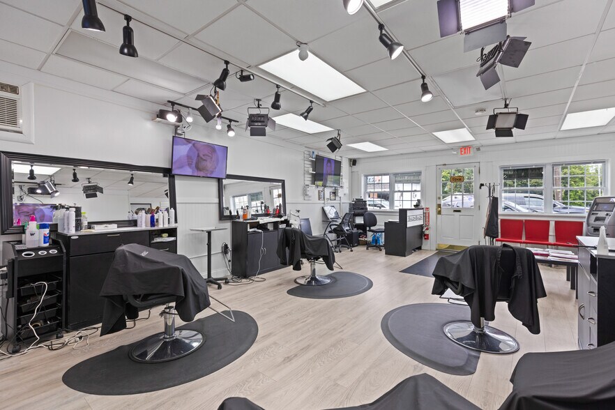 More Photos Of 388 Ramapo Valley Rd, Oakland Storefront Retail Residential For Lease