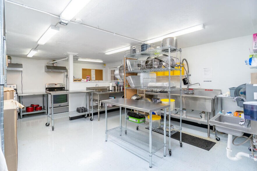 More Photos Of 2127-2129 W College St, Springfield Loft Creative Space For Sale