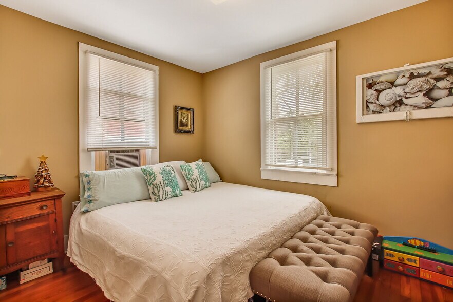 More Photos Of 516 Ash St, Fernandina Beach Freestanding For Sale