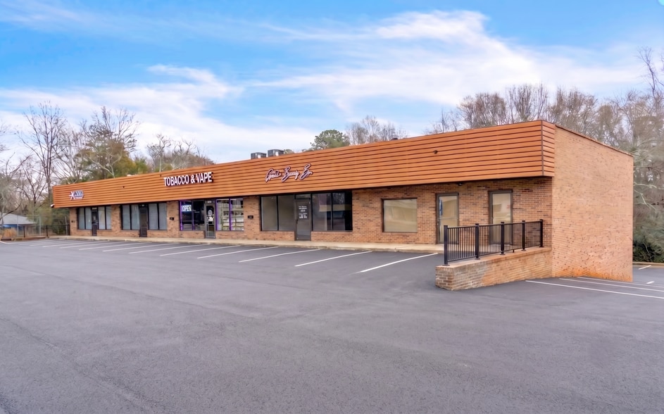Primary Photo Of 110 E Butler Rd, Mauldin Storefront For Sale