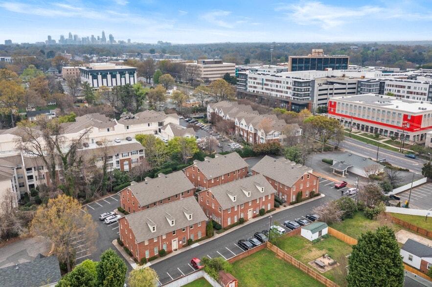 More Photos Of 4728 Park Rd, Charlotte Coworking Space