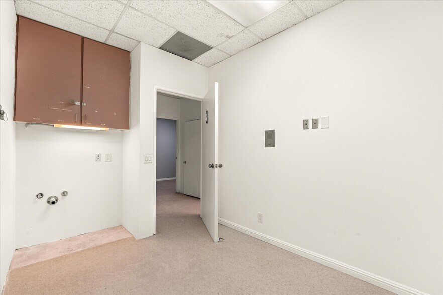 More Photos Of 12321 Hawthorne Blvd, Hawthorne Medical For Sale