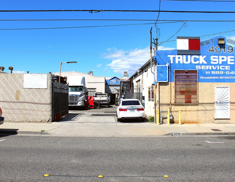 More Photos Of 4015-4019 E 52nd St, Maywood Manufacturing For Sale