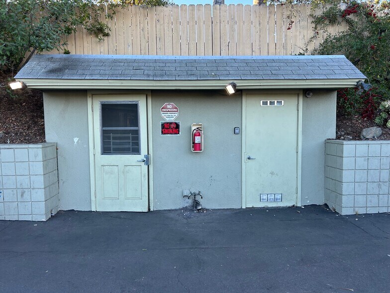 More Photos Of 1051 Meadow Lake Dr, Vista Apartments For Sale