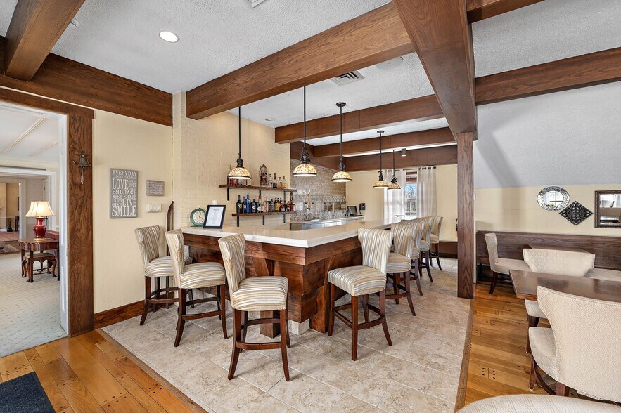 More Photos Of 1442 Coraopolis Heights Rd, Moon Township Hospitality For Sale