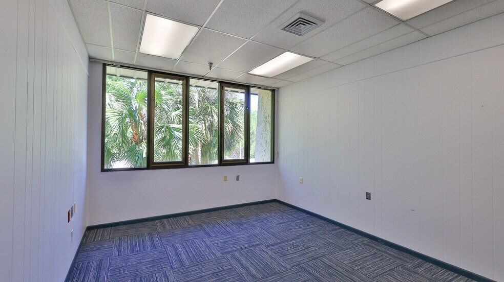 More Photos Of 2 Commerce Blvd, Palm Coast Warehouse For Lease