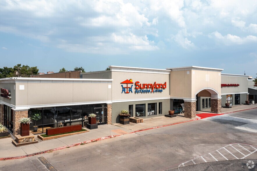 More Photos Of 7879 Spring Valley Rd, Dallas General Retail For Lease
