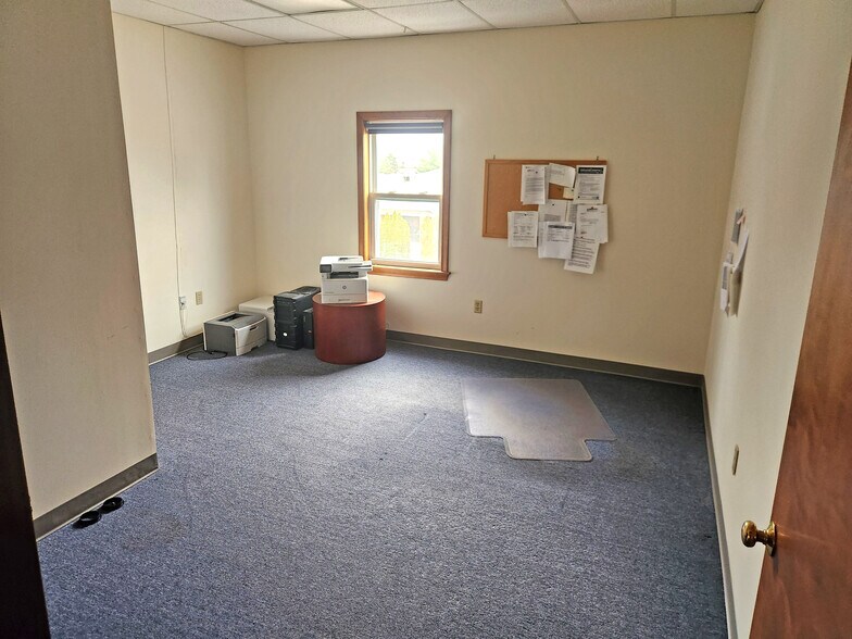 More Photos Of 155 Oak St, Glastonbury Medical For Sale