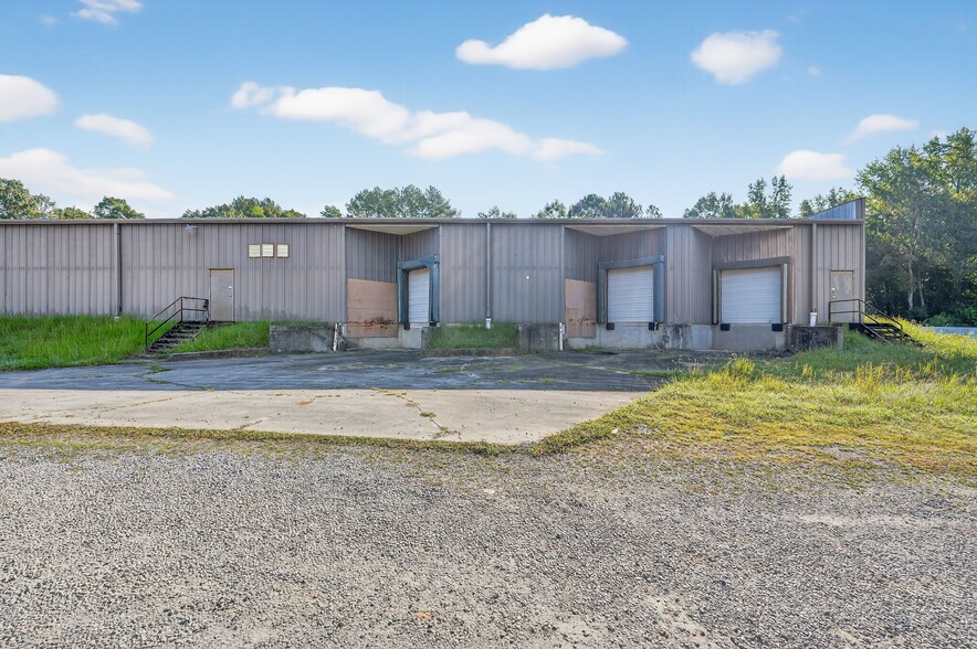 More Photos Of 1101 Roberts Ln, High Point Warehouse For Lease