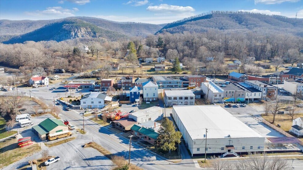 More Photos Of 630 Lowe St, Buchanan Restaurant For Sale