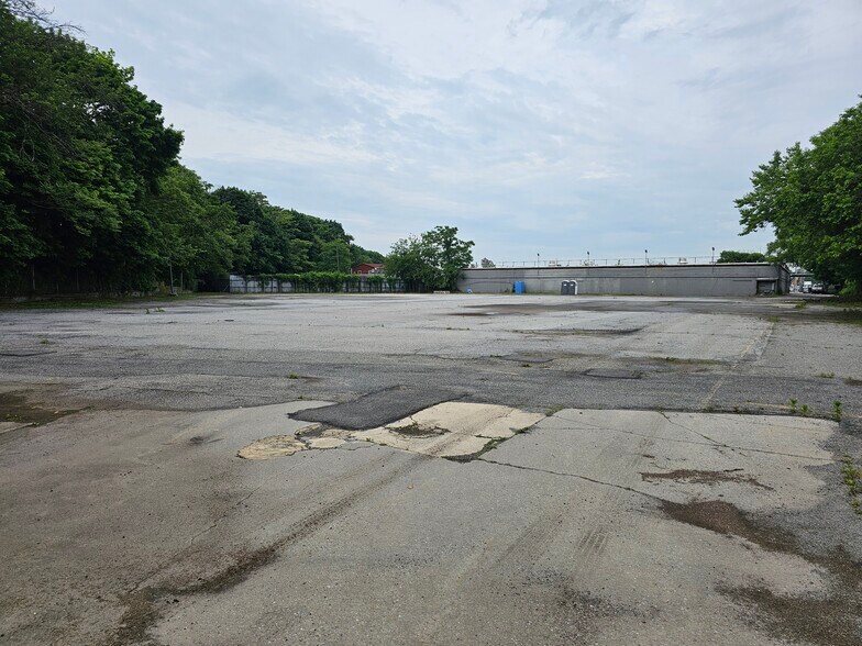 More Photos Of 5381 Kings Hwy, Brooklyn Land For Lease