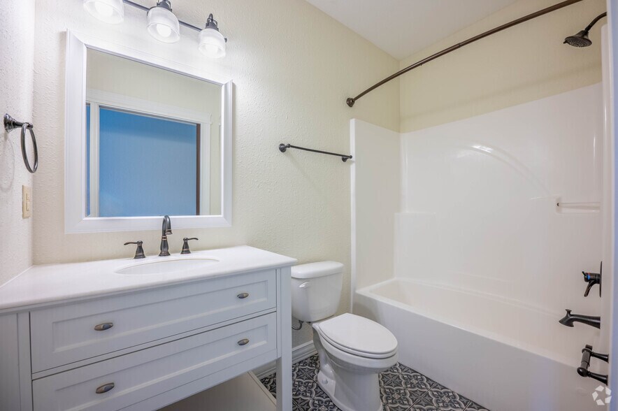 More Photos Of 3105 S Sare Rd, Bloomington Apartments For Lease