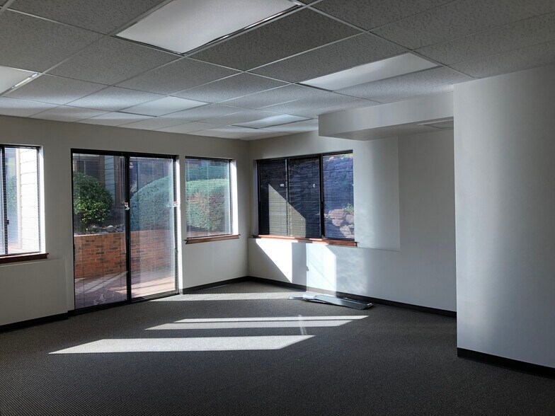 More Photos Of 5951 S Middlefield Rd, Littleton Office For Lease