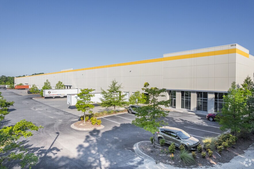 More Photos Of 2310 Charleston Regional Pky, Charleston Distribution For Lease