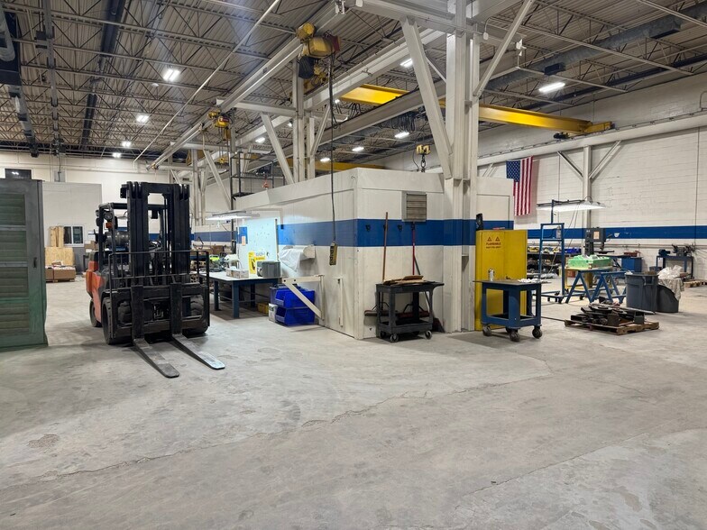 More Photos Of 21338 Carlo Dr, Clinton Township Manufacturing For Lease