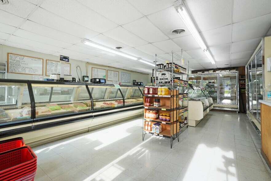 More Photos Of 1414 20th St, Tell City Convenience Store For Sale