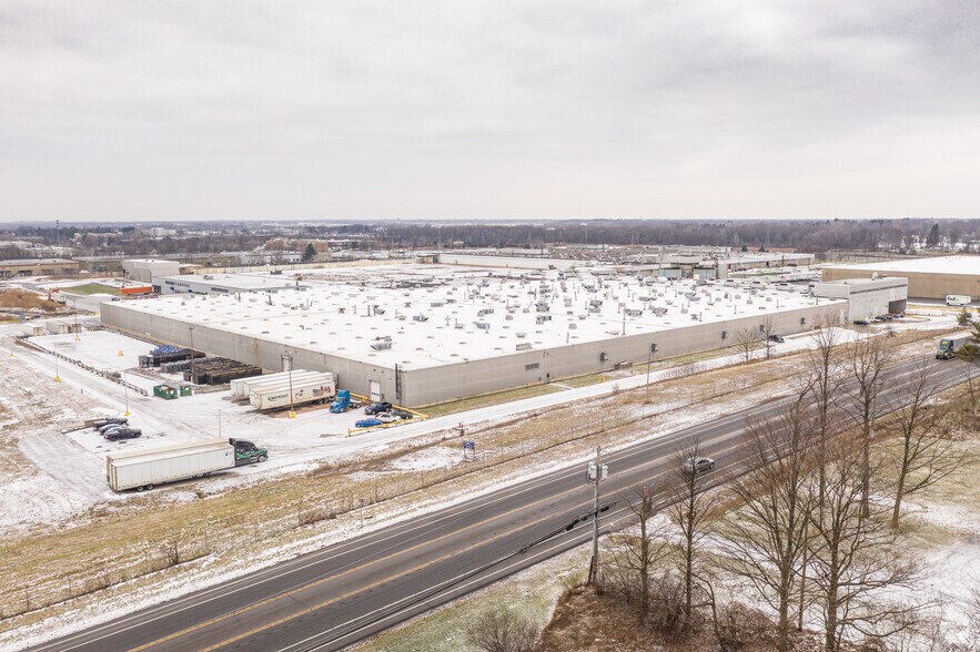 More Photos Of 6600 New Venture Gear Dr, East Syracuse Manufacturing For Lease