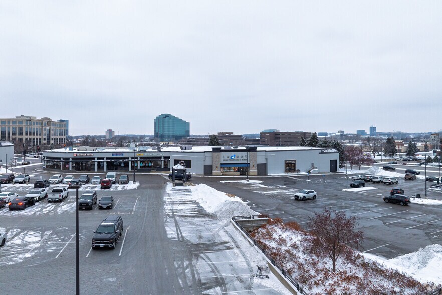More Photos Of 7565-7595 S France Ave, Edina General Retail For Lease